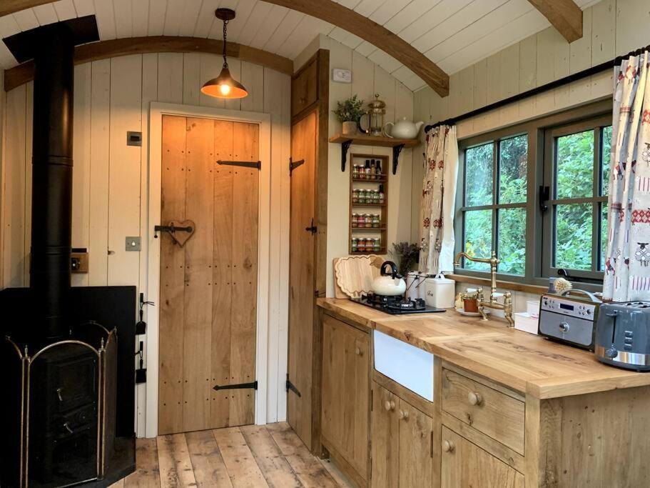 Rushford Shepherd's Hut Luxury tent Newton Abbot