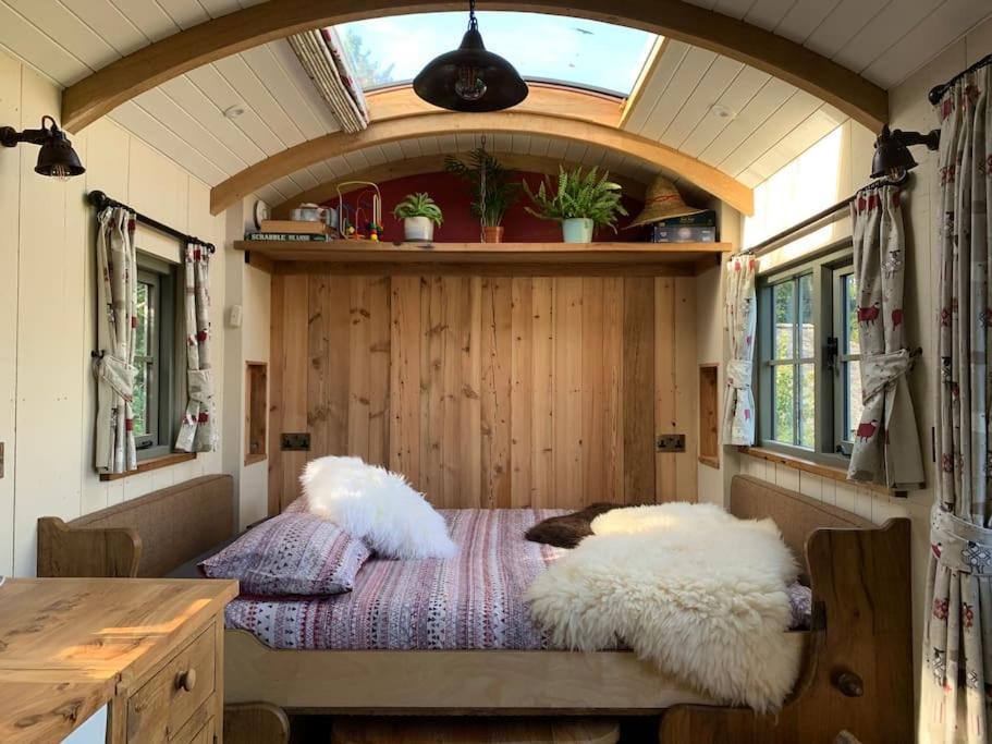Rushford Shepherd's Hut Luxury tent Newton Abbot